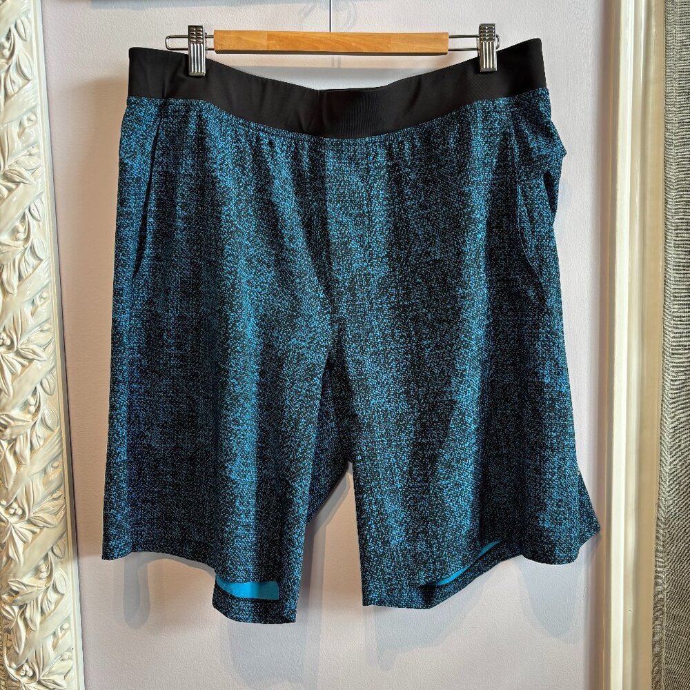 Mens Lululemon Shorts with Drawstring and Pockets Size XXL